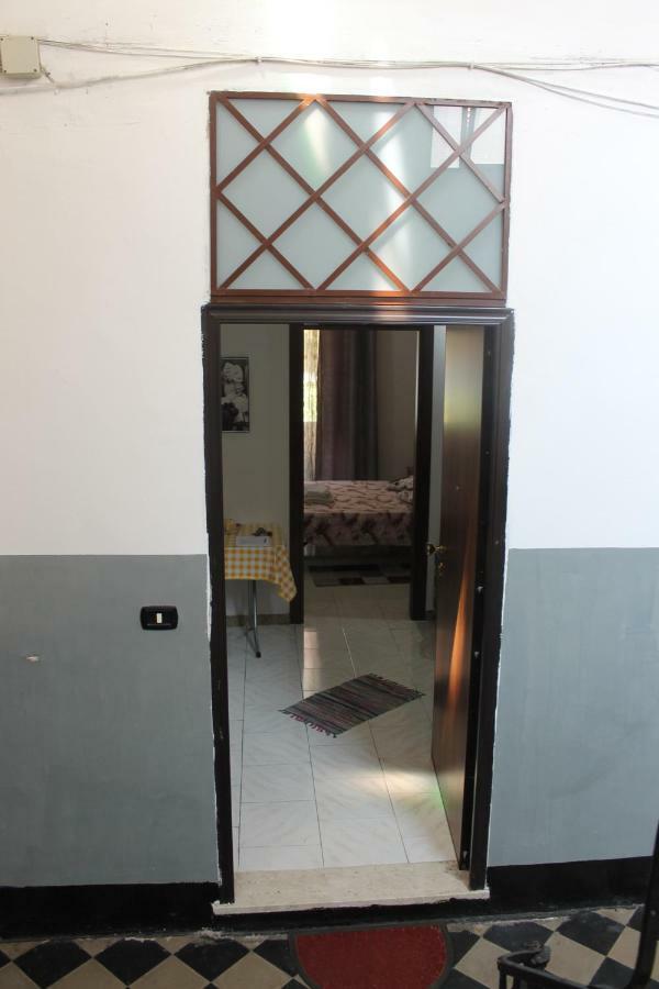 Gisira Appartment カターニア エクステリア 写真