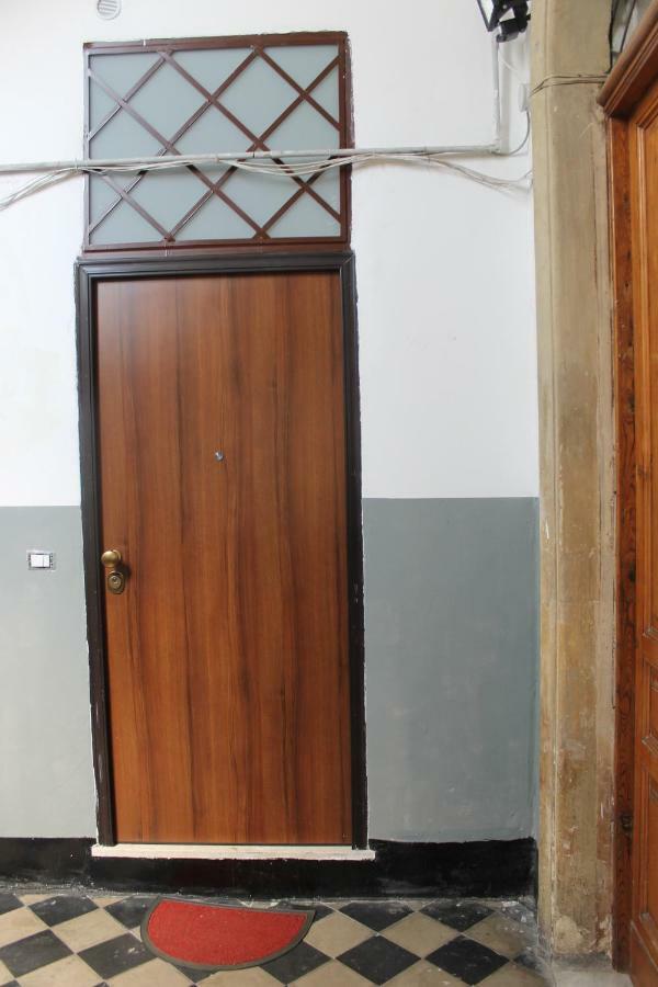 Gisira Appartment カターニア エクステリア 写真